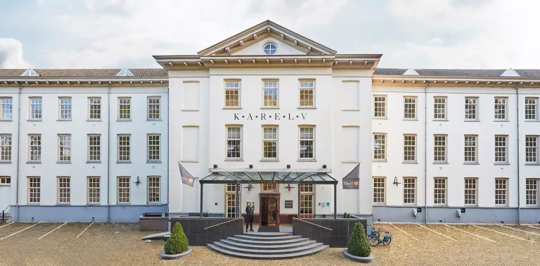 Exterior view of the Grand Hotel Karel V