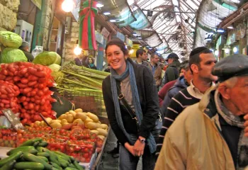 Backroads leader Hannah Teitelbaum in an Israeli marketplace