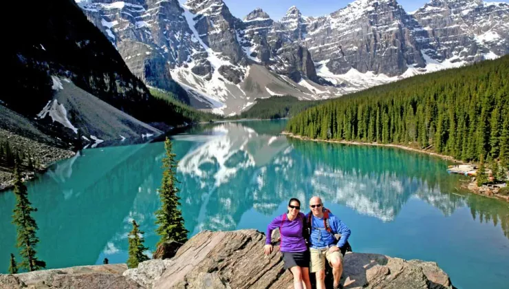 Hikers at Ten Peaks
