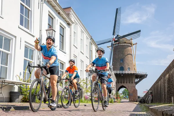 Family biking in the Netherlands