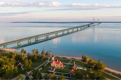 Long bridge over the ocean, connecting two towns